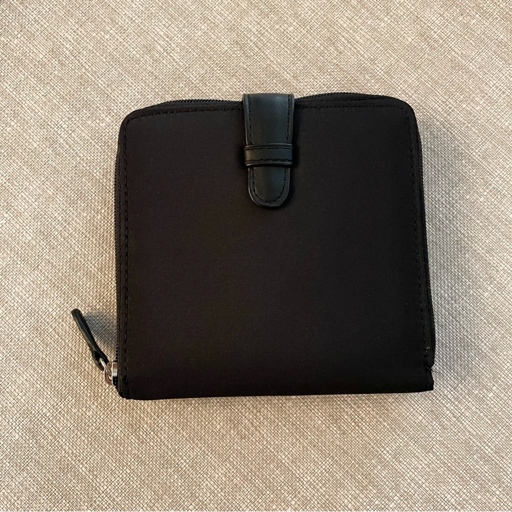 Eddie Bauer Zip Around Wallet